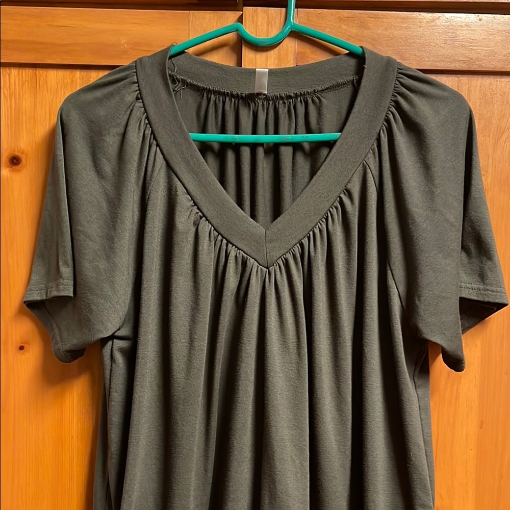Women’s Olive Green V-Neck Short Sleeve Top